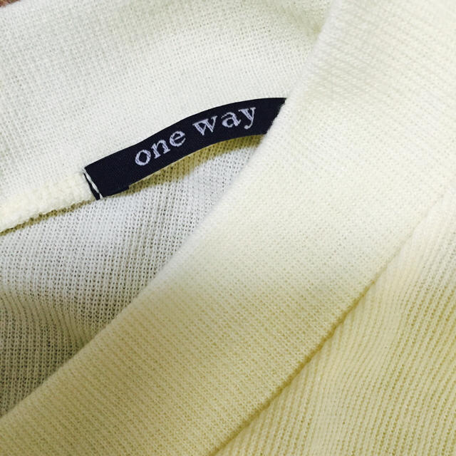 one*way(ワンウェイ)のVネックニット半袖 レディースのトップス(Tシャツ(半袖/袖なし))の商品写真