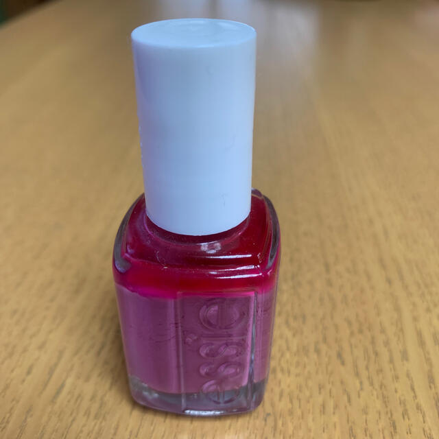 Essie(エッシー)のessie エッシー　カラー＆ケア　ネイルポリッシュ　95 コスメ/美容のネイル(マニキュア)の商品写真