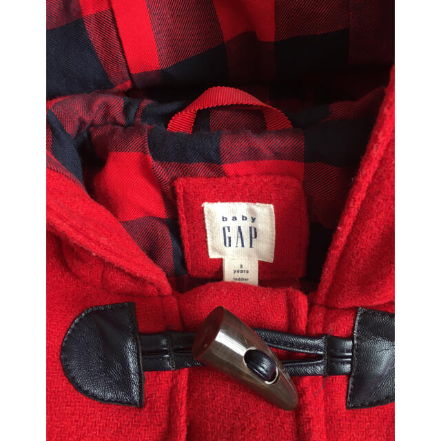 GAP Kids(ギャップキッズ)のGAP  赤ダッフルコート キッズ/ベビー/マタニティのキッズ服女の子用(90cm~)(コート)の商品写真