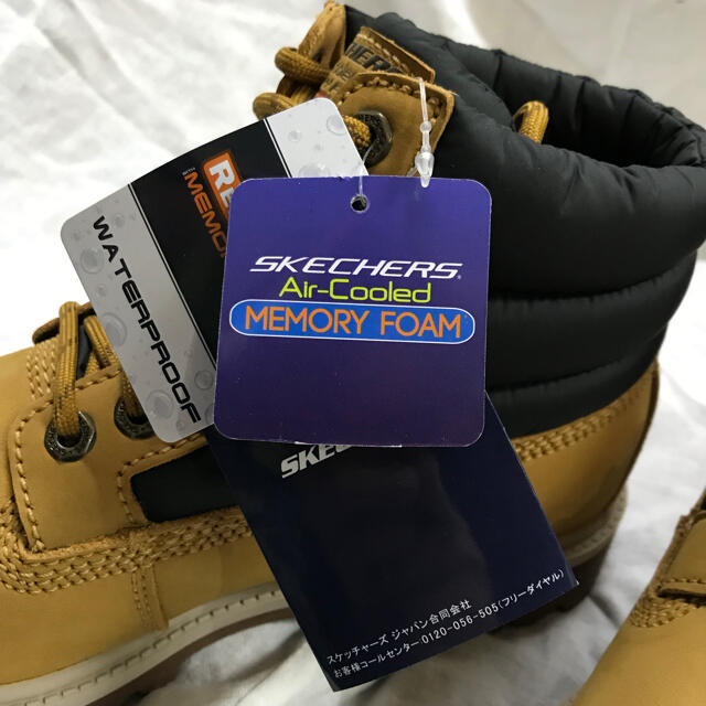 SKECHERS(スケッチャーズ)の新品　未使用品　スケッチャーズ　26.5cm ブーツ 撥水加工　箱付き メンズの靴/シューズ(ブーツ)の商品写真