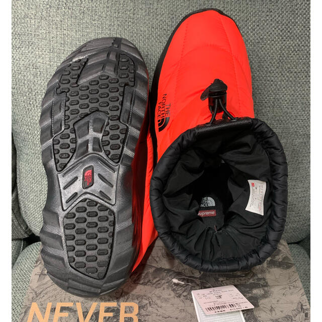 THE NORTH FACE(ザノースフェイス)の28㎝ Supreme North Face Nuptse Bootie ヌプシ メンズの靴/シューズ(ブーツ)の商品写真