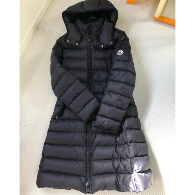 MONCLER(モンクレール)のモンクレール　ダウン　14A ネイビー レディースのジャケット/アウター(ダウンジャケット)の商品写真