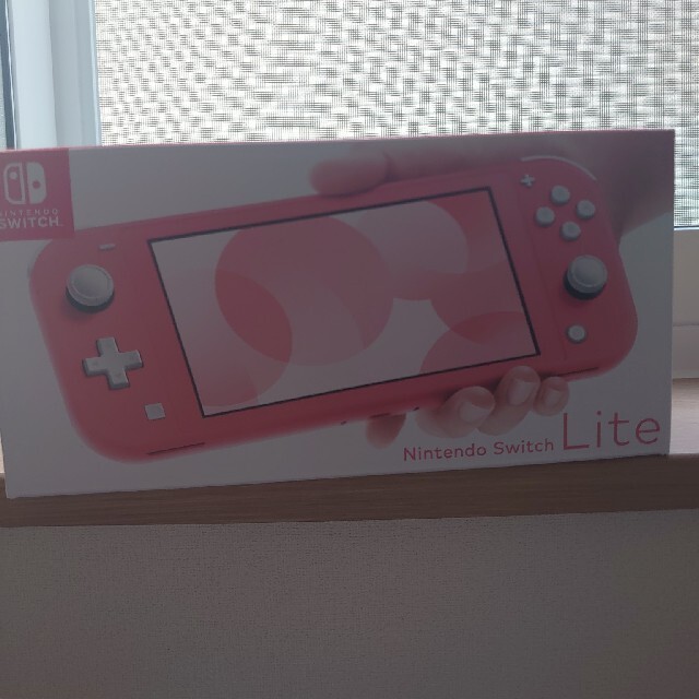 Nintendo Switch NINTENDO SWITCH LITE コーラ エンタメ/ホビーのゲームソフト/ゲーム機本体(家庭用ゲーム機本体)の商品写真
