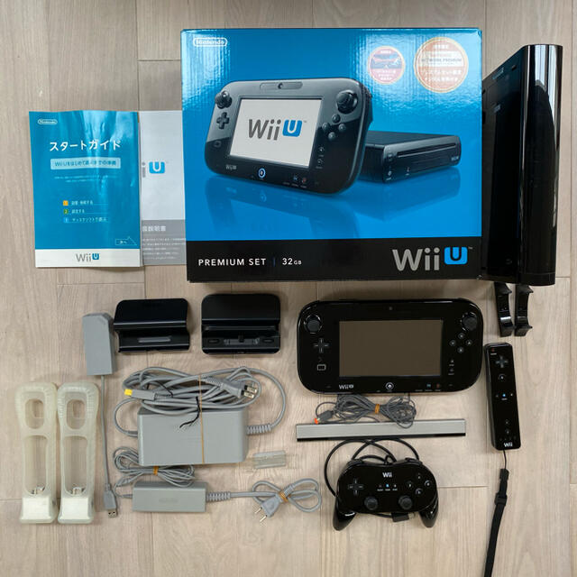 Wii U(ウィーユー)のWiiU プレミアムセット箱付き エンタメ/ホビーのゲームソフト/ゲーム機本体(家庭用ゲーム機本体)の商品写真