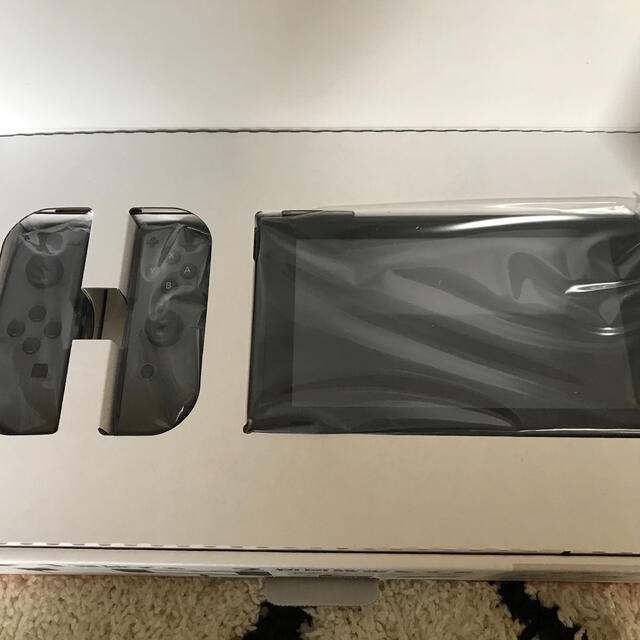 Nintendo Switch(ニンテンドースイッチ)の値下げ　新品　Nintendo Switch エンタメ/ホビーのゲームソフト/ゲーム機本体(家庭用ゲーム機本体)の商品写真