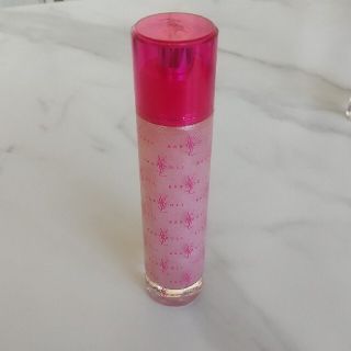 イヴサンローランボーテ(Yves Saint Laurent Beaute)の新品未使用☆香水 ベビードール スパークリングオーデトワレ 30ml(香水(女性用))