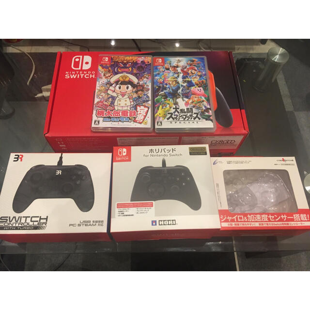 ゲームソフト/ゲーム機本体⭐︎ほぼ新品⭐︎任天堂Switch本体+桃鉄+スマブラ+3個コントローラ⭐︎