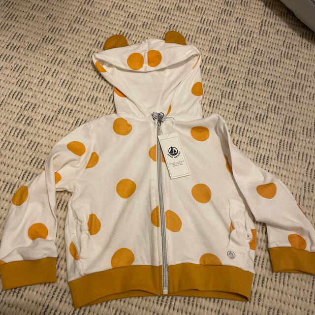 PETIT BATEAU(プチバトー)の最終値引き！タグ付き新品　プチバトー　クマ耳パーカー　3ans キッズ/ベビー/マタニティのキッズ服女の子用(90cm~)(ジャケット/上着)の商品写真