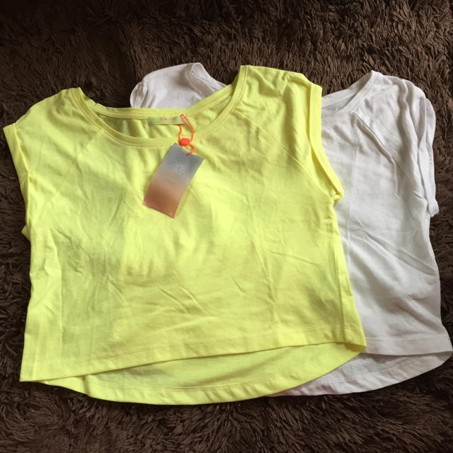 Bershka(ベルシュカ)のBershka❤️クロップドTシャツ2点 レディースのトップス(Tシャツ(半袖/袖なし))の商品写真