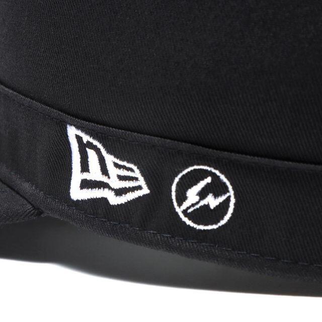 NEW ERA(ニューエラー)のFRAGMENT DESIGN フラグメントデザイン ワードロゴ 7 1/4 メンズの帽子(キャップ)の商品写真