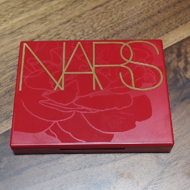 NARS　新作　限定　00199　クワッドアイシャドウ