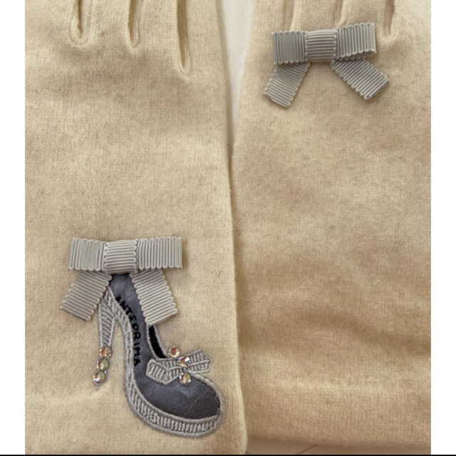 ANTEPRIMA(アンテプリマ)の★アンテプリマ★ホワイト 白 クリーム 手袋 セット 新品 レディースのファッション小物(手袋)の商品写真