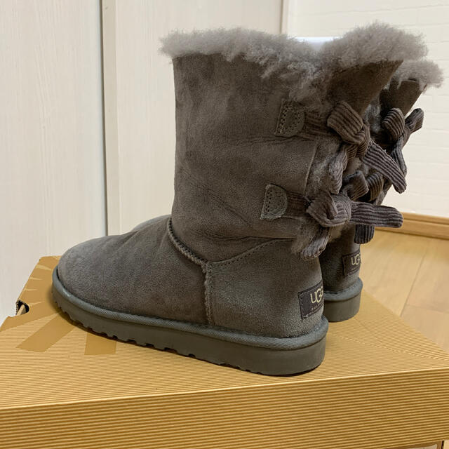 UGG(アグ)の再値下げ！！UGG ムートンブーツ　ミニベイリーボウ　コーデュロイ レディースの靴/シューズ(ブーツ)の商品写真