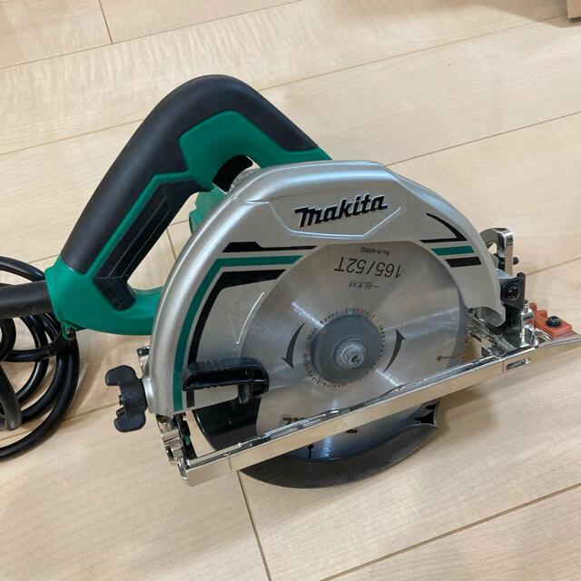 Makita(マキタ)のマキタ　丸のこ スポーツ/アウトドアの自転車(工具/メンテナンス)の商品写真