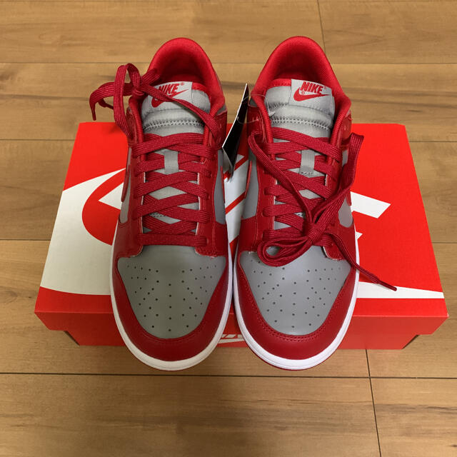 NIKE(ナイキ)のNIKE DUNK LOW UNLV 2021 MEDIUM GREY メンズの靴/シューズ(スニーカー)の商品写真