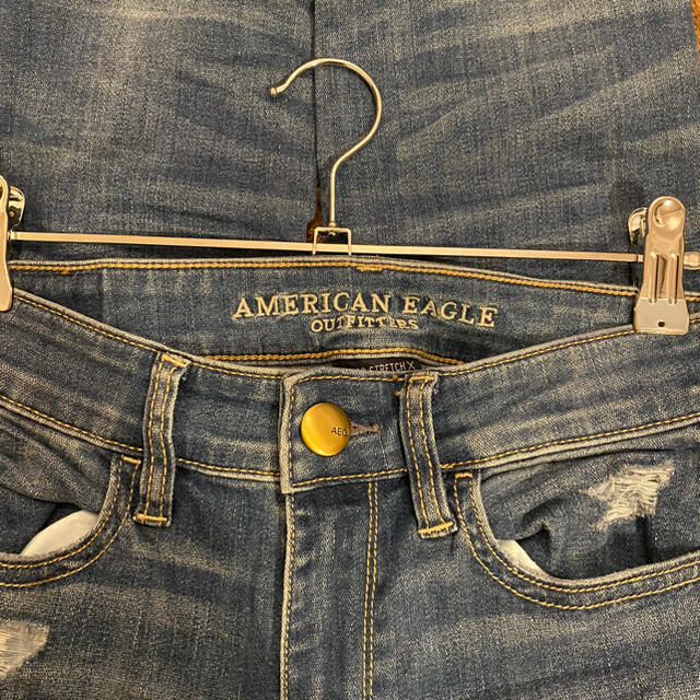 American Eagle(アメリカンイーグル)のアメリカンイーグルダメージジーンズ レディースのパンツ(スキニーパンツ)の商品写真