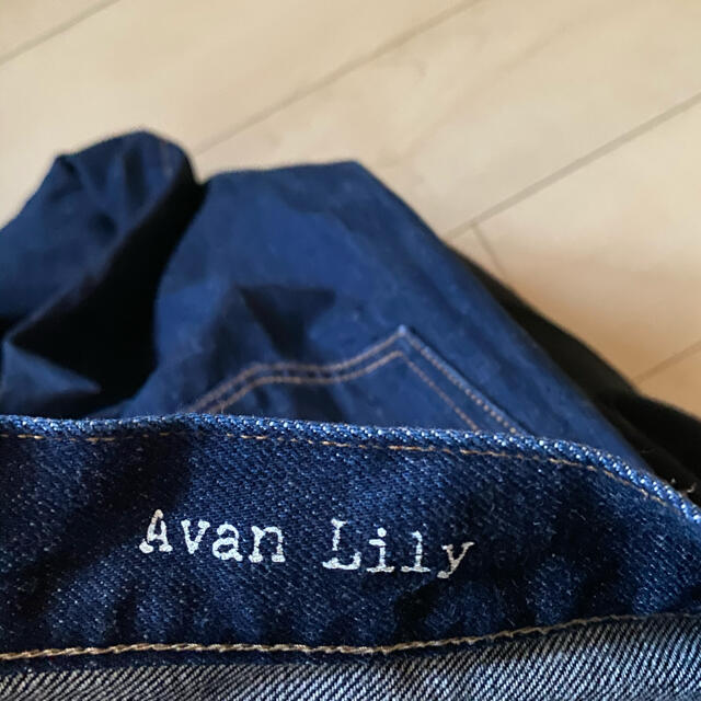Avan Lily(アバンリリー)のアバンリリィ☆サイズＳ☆テーパードデニム レディースのパンツ(デニム/ジーンズ)の商品写真