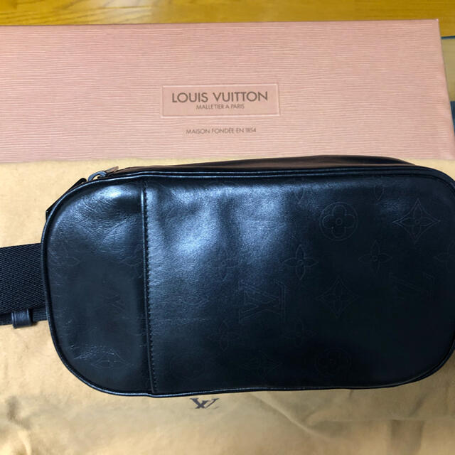 LOUIS VUITTON(ルイヴィトン)のルイヴィトンジャパン25周年記念　ポシェット　ガンジュ メンズのバッグ(ボディーバッグ)の商品写真