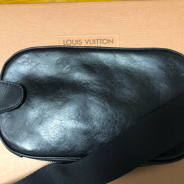 LOUIS VUITTON(ルイヴィトン)のルイヴィトンジャパン25周年記念　ポシェット　ガンジュ メンズのバッグ(ボディーバッグ)の商品写真