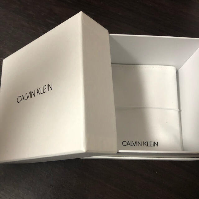 新品未使用 カルバンクライン バングル