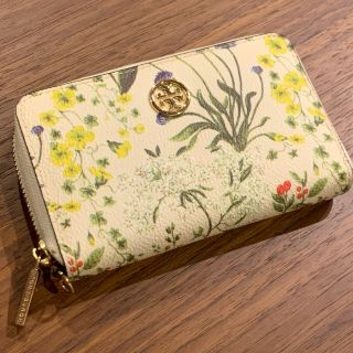 トリーバーチ(Tory Burch)の【ほぼ新品】tory burch 折り畳み財布　花柄(財布)