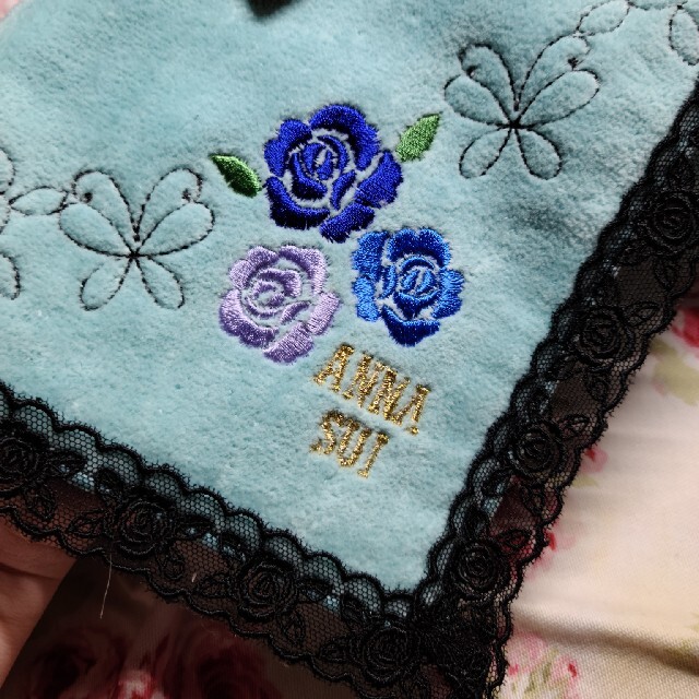 ANNA SUI(アナスイ)の定価1000円以上❤️新品❤️アナスイ🌹大判タオルハンカチ🌹 レディースのファッション小物(ハンカチ)の商品写真