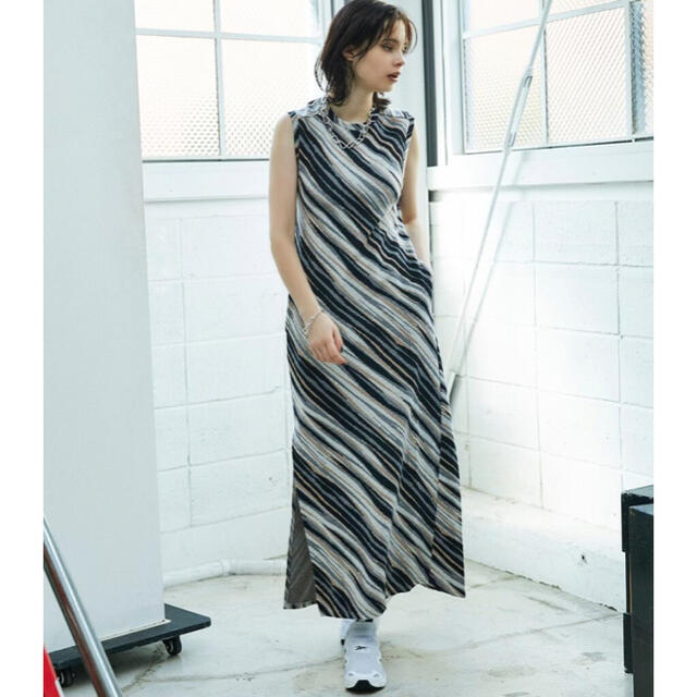 ALEXIA STAM(アリシアスタン)の値下げ！タグ付き新品未使用　juemi Zebra Knit-sew Dress レディースのワンピース(ロングワンピース/マキシワンピース)の商品写真