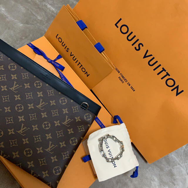 LOUIS VUITTON(ルイヴィトン)のLOUIS VUITTONブレスレット・チェーンモノグラム自己紹介文読んで様専用 メンズのアクセサリー(ブレスレット)の商品写真