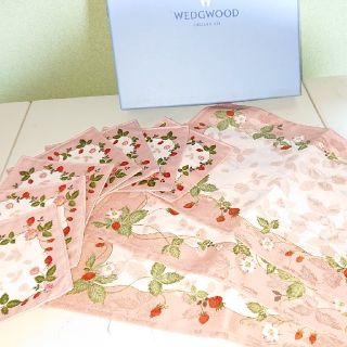 ウェッジウッド(WEDGWOOD)の【新品】WEDGWOOD ティーマット３枚&コースター７枚(テーブル用品)