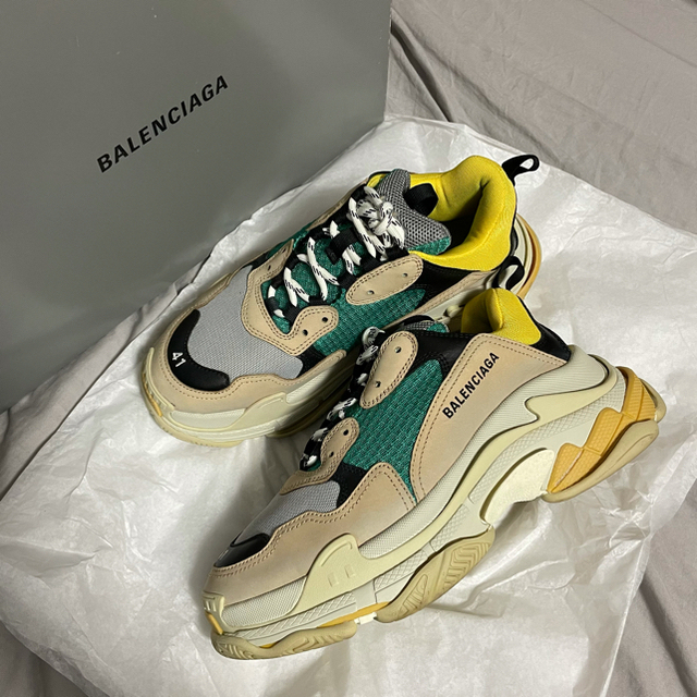 ★未使用★大きめサイズ　BALENCIAGA　スニーカー　トリプルS