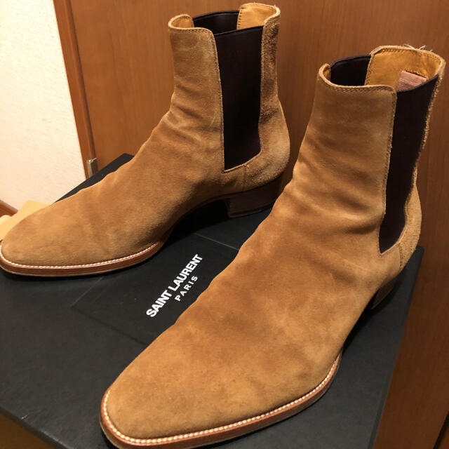 Saint Laurent(サンローラン)の【2日限定値下げ】サンローラン　スエードブーツ41サイズ メンズの靴/シューズ(ブーツ)の商品写真