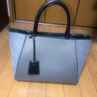 ザラ(ZARA)のZARA グレーバッグ⭐︎ ハンドバッグ⭐︎ 最終お値下げ⭐︎(ハンドバッグ)