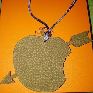 エルメス(Hermes)のHERMES プティアッシュ チャーム 新品 匿名配送無料 大好評おまけ付(チャーム)