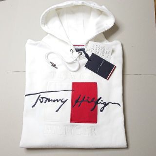 トミーヒルフィガー(TOMMY HILFIGER)のトミー　フラッグロゴ　新作　パーカー　シグネチャー刺繍文字　新品未使用(パーカー)