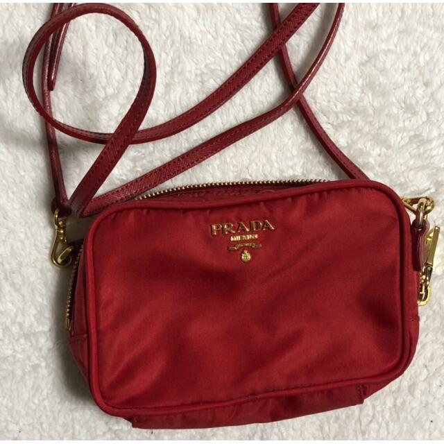 PRADA ミニスリングバッグ