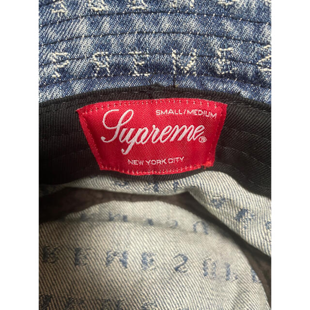 Supreme(シュプリーム)のSupreme Jacquard Logos Denim Crusher S/M メンズの帽子(ハット)の商品写真