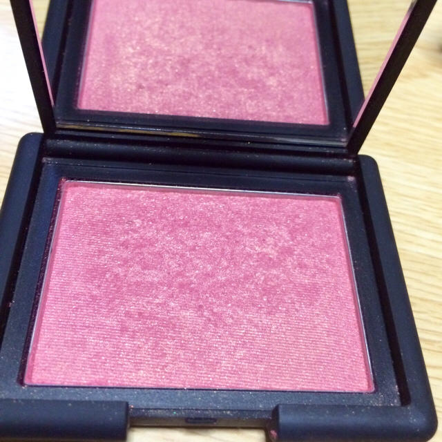 NARS(ナーズ)のナーズ☆ブラッシュチーク4013 コスメ/美容のベースメイク/化粧品(チーク)の商品写真