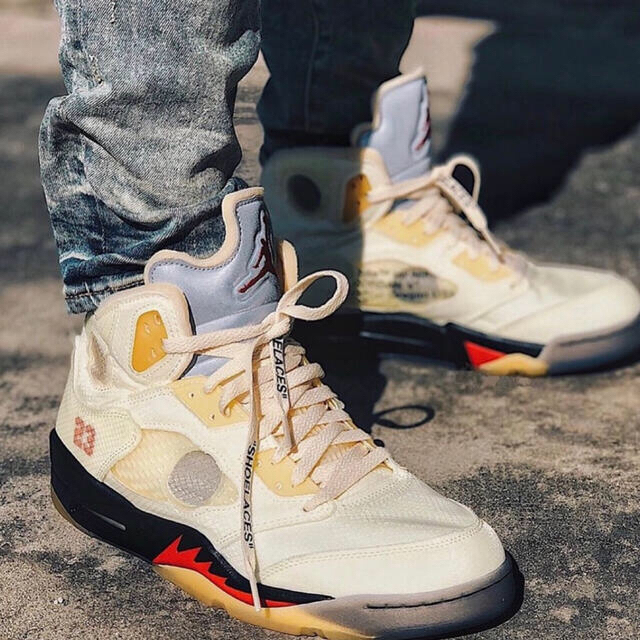 NIKE(ナイキ)の送込28!! NIKE×Off-White AIR JORDAN5 メンズの靴/シューズ(スニーカー)の商品写真