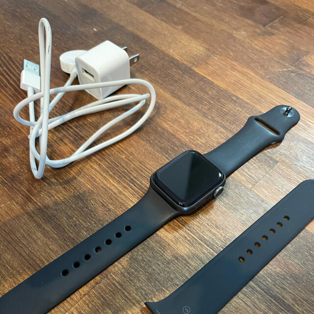 Apple Watch series4（GPSモデル）40mm おまけ付きの通販 by shop｜ラクマ