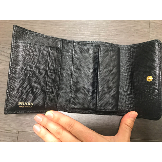 PRADA ミニ財布 3