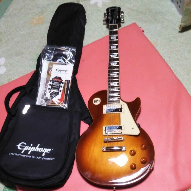 専用　限定生産モデEpiphoneトラディショナルPRO−Ⅱ セットネック