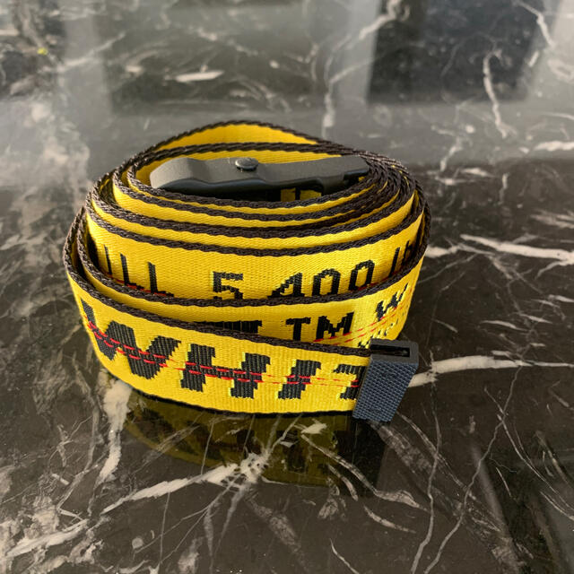 OFF-WHITE(オフホワイト)のOFFーWHITE   ベルト　ユニセックス　長〜いです‼️ メンズのファッション小物(ベルト)の商品写真