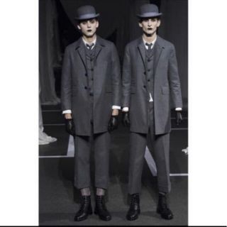 トムブラウン(THOM BROWNE)のトムブラウンThom Browneグレーコートコレクションモデル00新品未使用(ステンカラーコート)