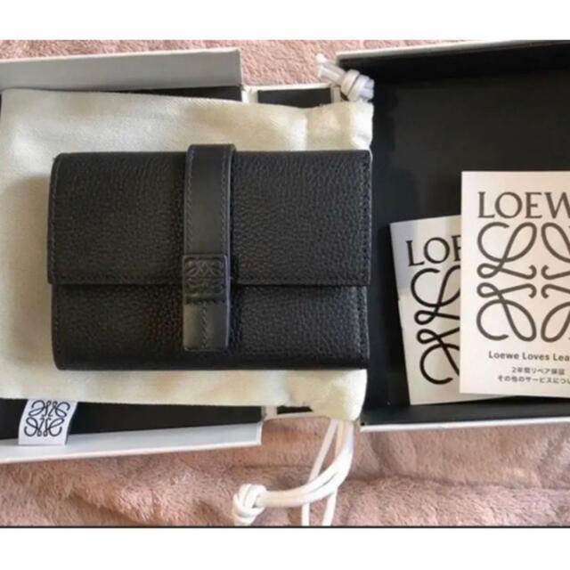 LOEWE(ロエベ)の【一時値下】　ロエベ  スモール バーティカルウォレット　ブラック レディースのファッション小物(財布)の商品写真