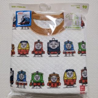 ユニクロ(UNIQLO)の【新品未使用】 ユニクロ キルトパジャマ トーマス 90(パジャマ)