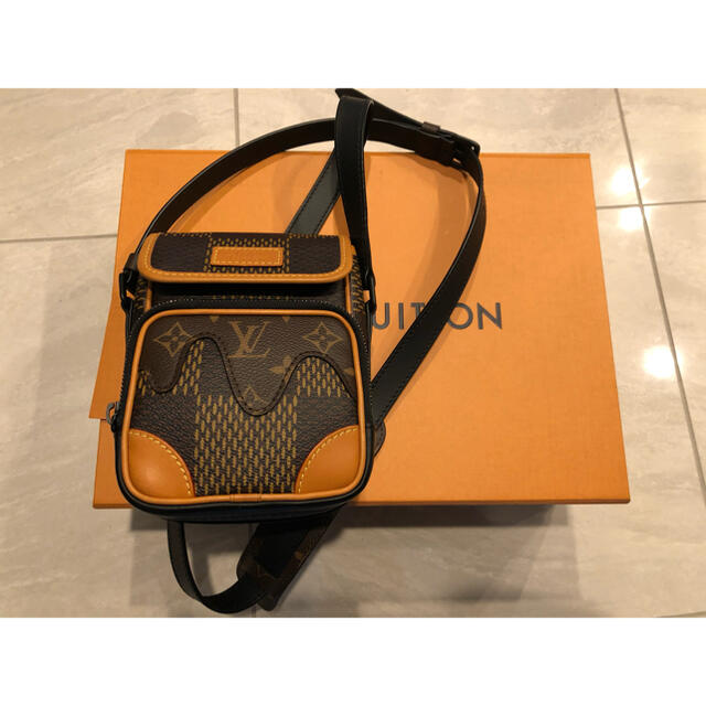 LOUIS VUITTON(ルイヴィトン)のルイヴィトン　NIGO アマゾン　ショルダーバッグ メンズのバッグ(ショルダーバッグ)の商品写真