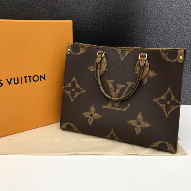 LOUIS VUITTON(ルイヴィトン)の【chacha様専用】ルイヴィトン オンザゴーMM トートバッグ モノグラム レディースのバッグ(トートバッグ)の商品写真