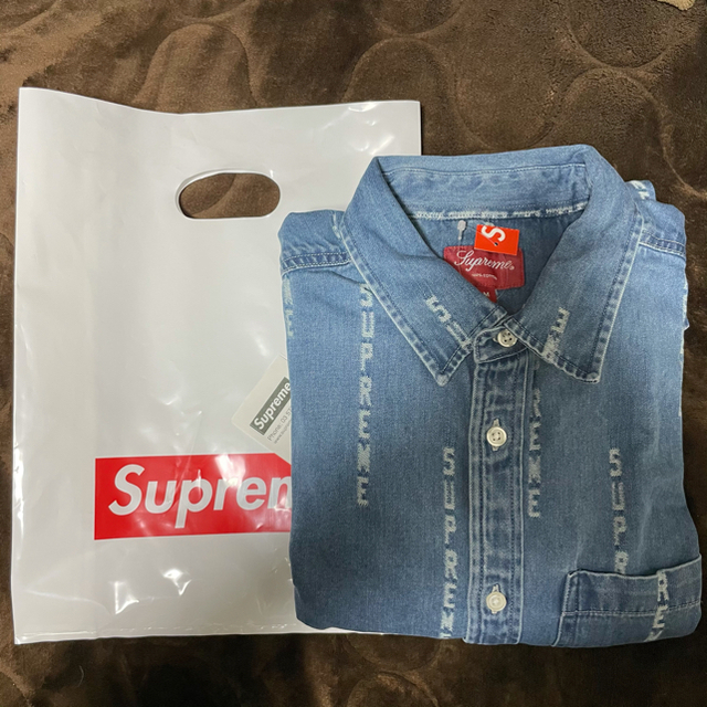 Supreme(シュプリーム)のSupreme Logo Stripe Jacquard denim Shirt メンズのトップス(シャツ)の商品写真