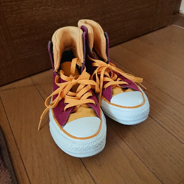 CONVERSE(コンバース)のこんた様専用コンバースハイカット24センチ レディースの靴/シューズ(スニーカー)の商品写真