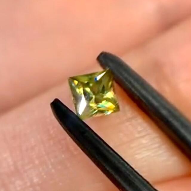 低画質だろうと見せつけられるこのヤバさ????????プリンセススフェーン0.35ct